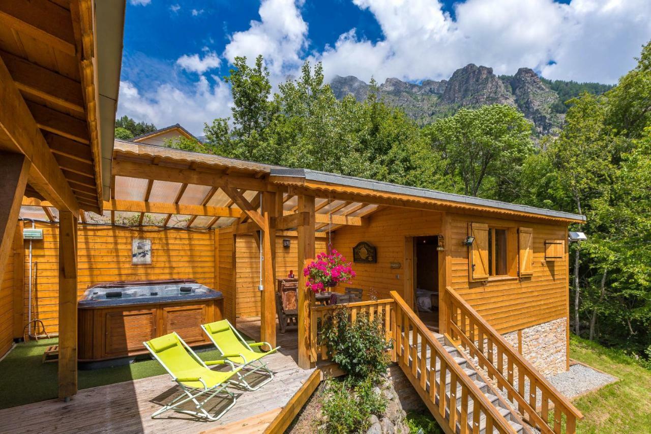Gite&Spa Le Montagnard Saint-Jean-Saint-Nicolas エクステリア 写真